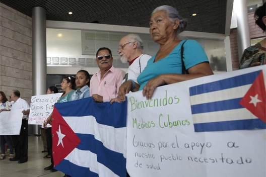 Brigada de médicos cubanos está actuando fuera de la Ley, reitera el CMH
