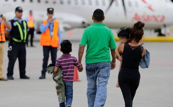 EEUU ha deportado a 690,000 migrantes desde que levantó el Título 42