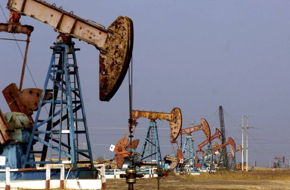 El petróleo de Texas baja un 3.13 %, hasta 82.69 dólares el barril
