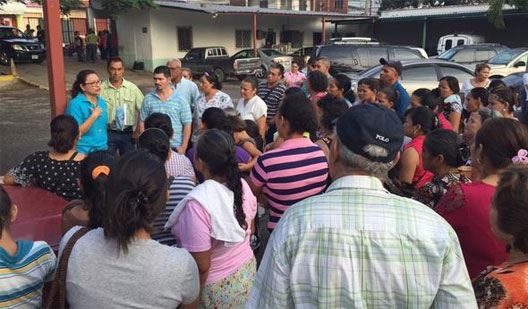 Denuncian despido de más de 80 empleados por contrato en Hospital Leonardo Martínez