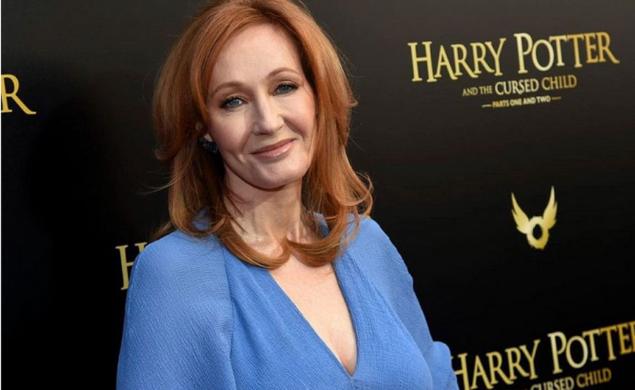 JK Rowling critica una nueva ley que castiga incitar el odio por identidad transgénero
