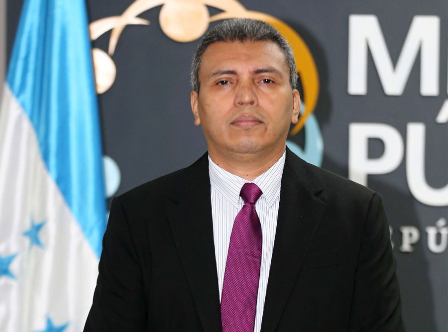 Director de fiscales está marginado, denuncia la diputada Espinoza