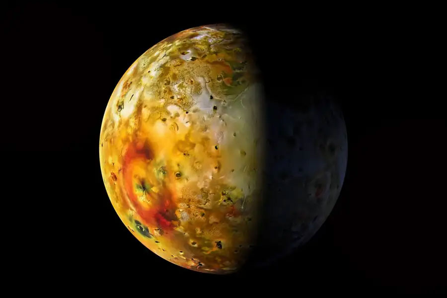 Nuevas mediciones revelan 4,500 millones de años de vulcanismo en Io, una luna de Júpiter
