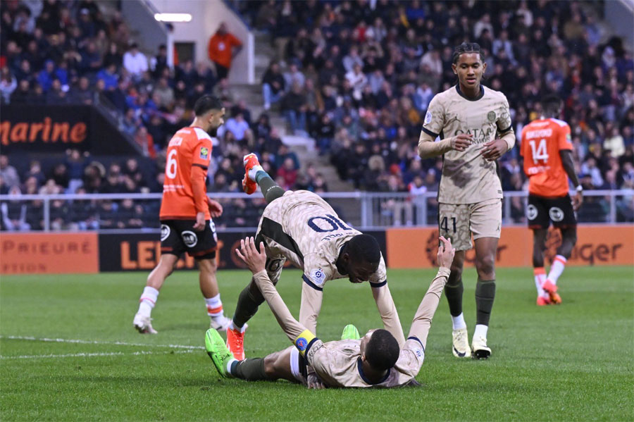 1-4. Mbappé saca la varita y el PSG acaricia el título
