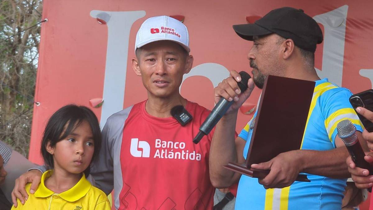 Shin Fujiyama, logra meta de 250 kilómetros por la educación