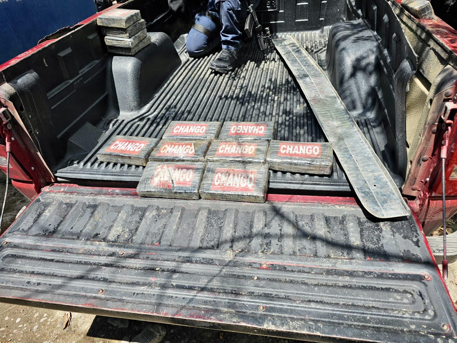 Detienen a una persona que transportaba 80 kilos de cocaína en Copán