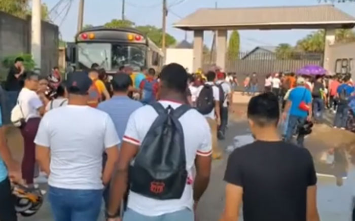 Empleados de maquila denuncian suspensión por 4 meses en La Ceiba