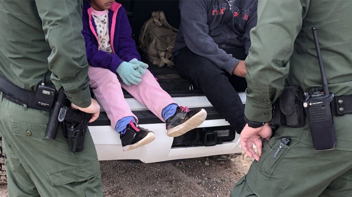 Demanda por separación de tres niños migrantes de sus padres en EEUU llega a un acuerdo