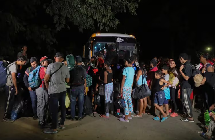 Sostenido tránsito de migrantes venezolanos por Honduras