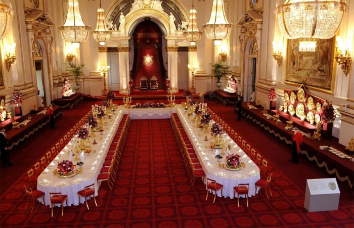 Abre al público la sala de Buckingham donde se reúne la realeza antes de salir al balcón