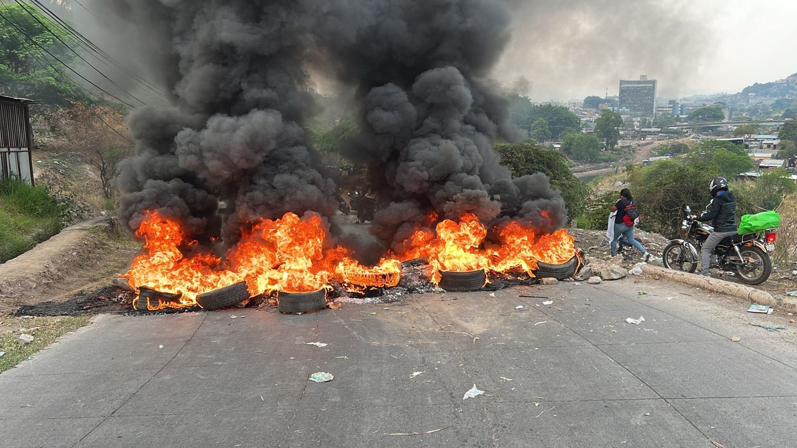 Pobladores de Colonia Sagastume y comunidades aledañas protestan por mal estado de carretera